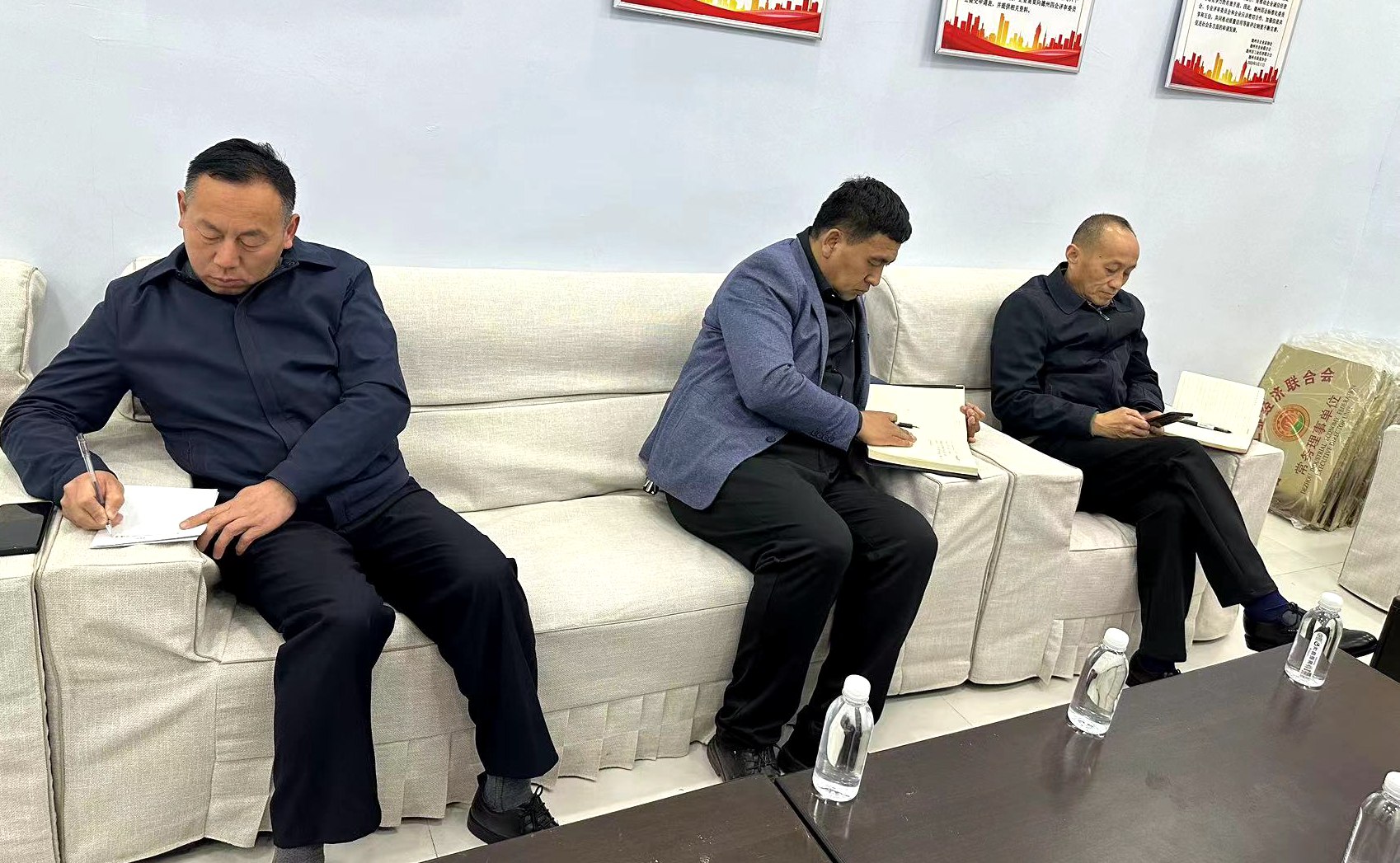 920e375f87968570f8ec8f9fee4fd59_副本.jpg